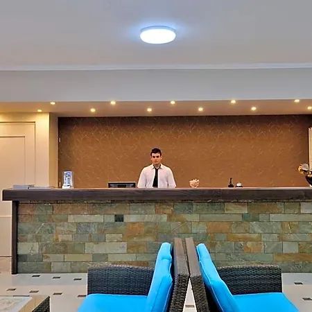Hotel Lintzi 2*