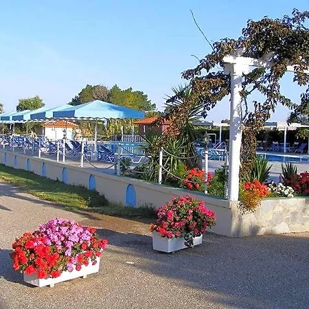 Lintzi Hotel Vartholomio