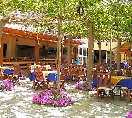 Lintzi Hotel Vartholomio