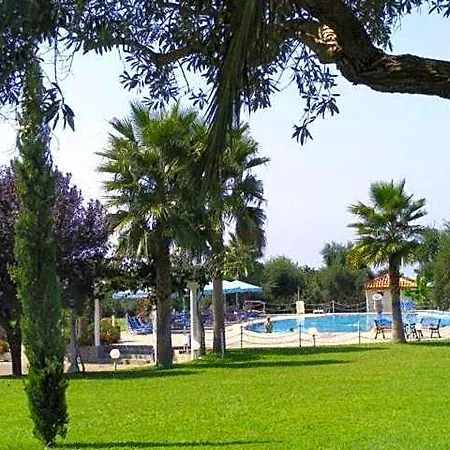 Lintzi Hotel